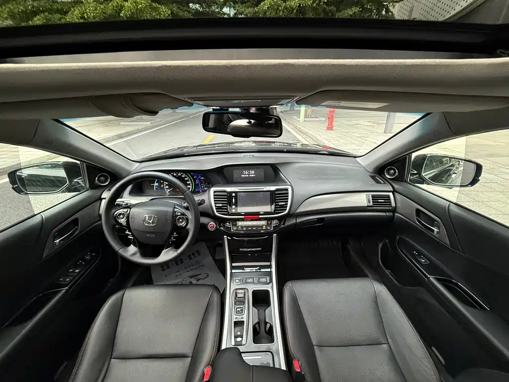 Honda Accord 2018 — фото 11