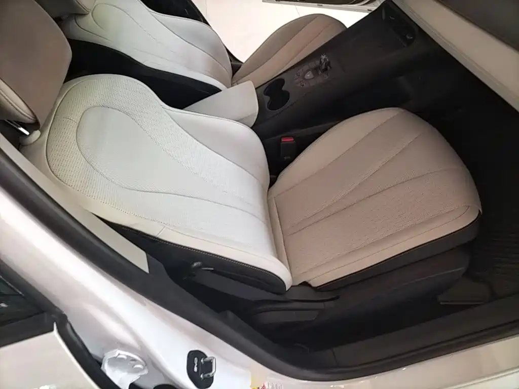 BYD Seal 05 DM-i 2025 — фото 25