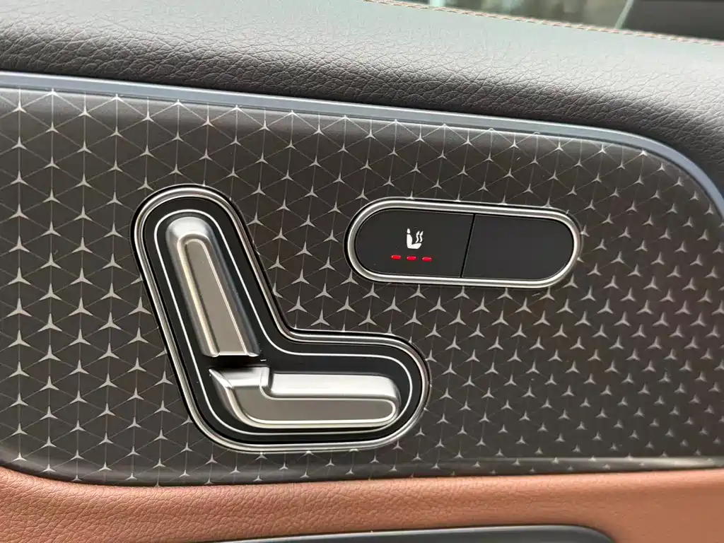 Mercedes-Benz GLB 2025 — фото 13