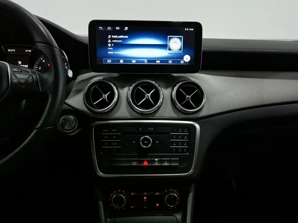 Mercedes-Benz GLA 2016 — фото 12