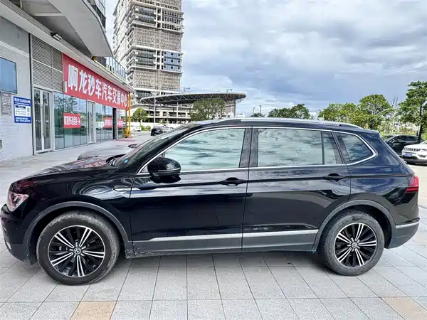 Volkswagen Tiguan L 2021