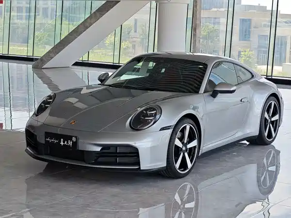 Porsche 911 2025
