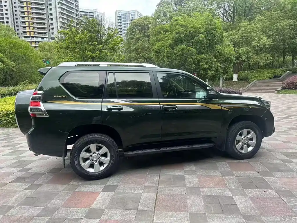 Toyota Prado 2014 — фото 4