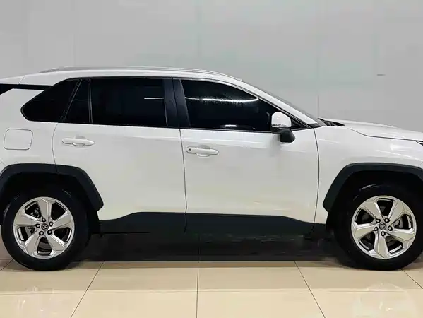 Toyota RAV4 2021