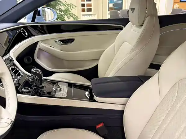 Bentley Continental Plug-In Hybrid 2026