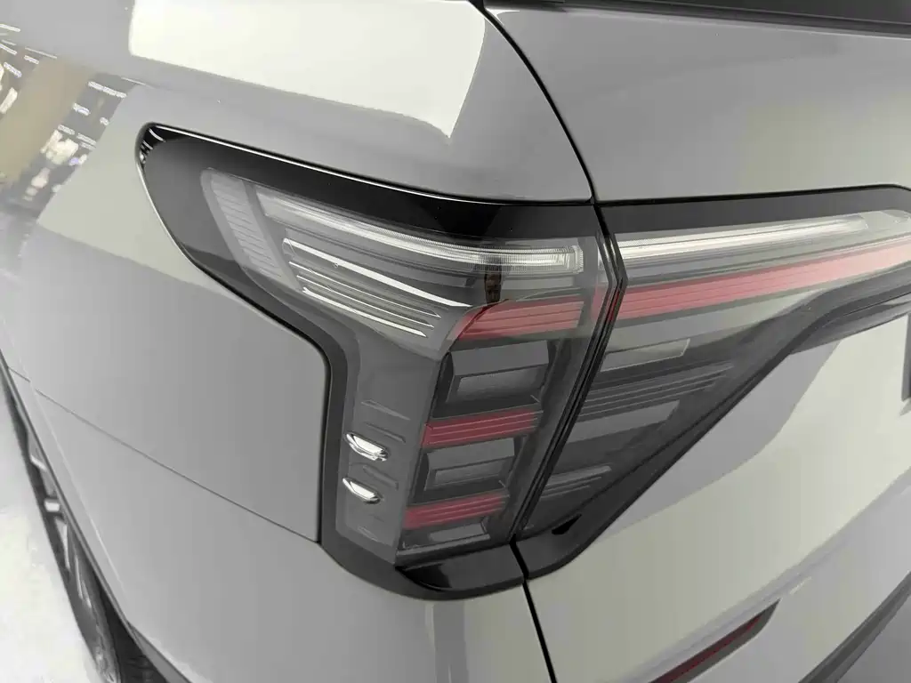 Ford Edge 2023 — фото 19