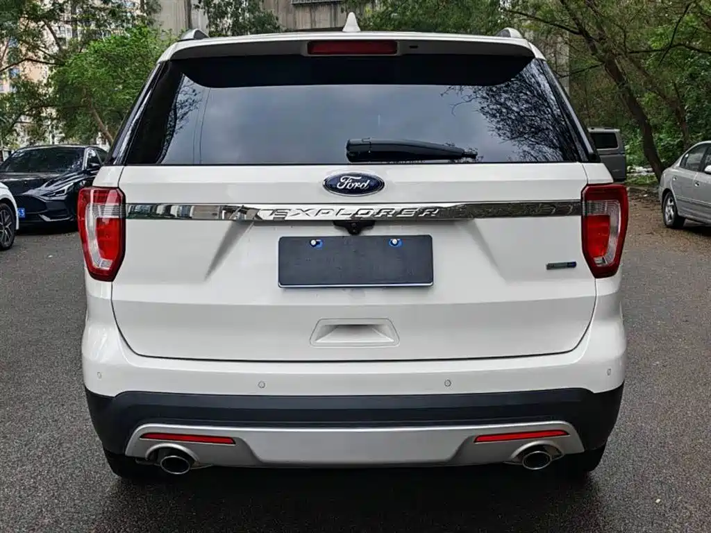 Ford Explorer 2016 — фото 15