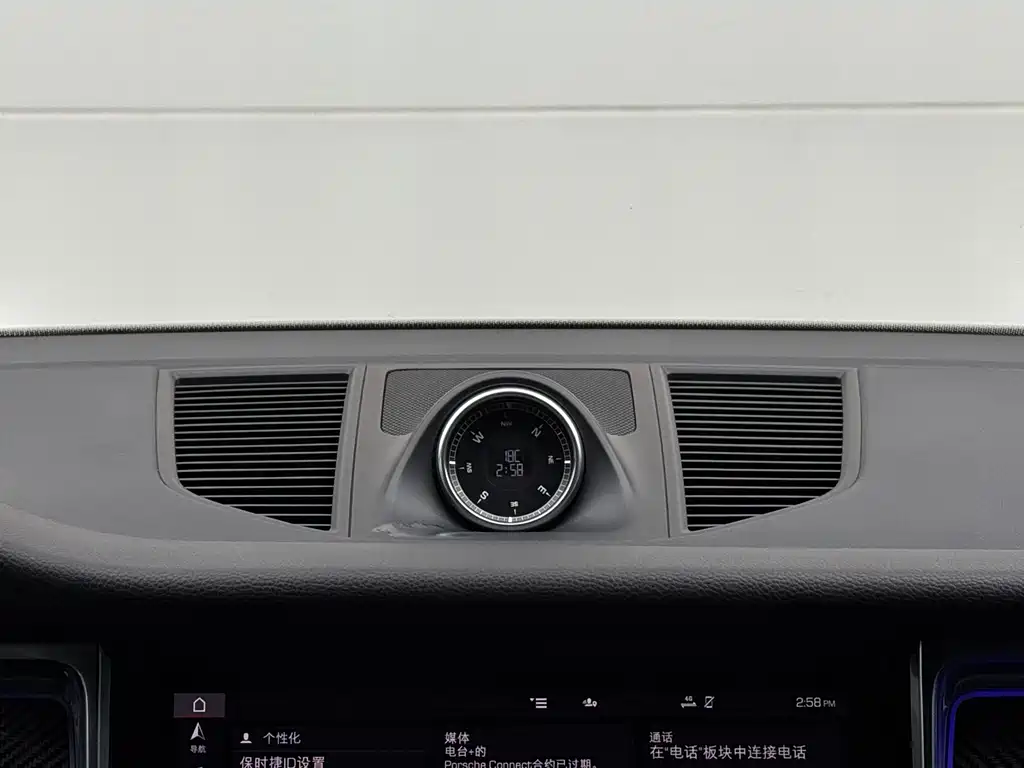 Porsche Macan 2021 — фото 10