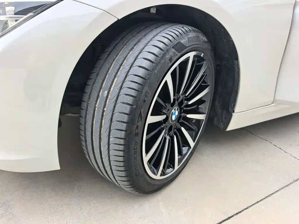 BMW 3 Series 2017 — фото 19