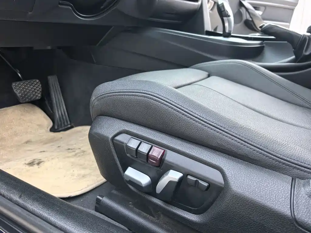 BMW 3 Series 2017 — фото 12