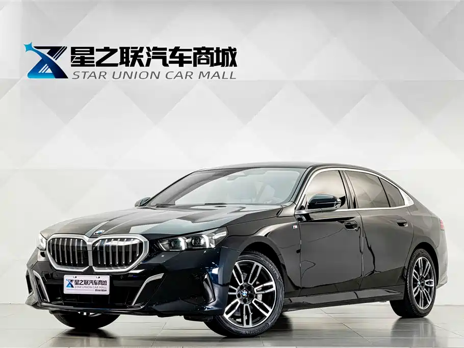 BMW 5 Series 2024 — фото 1