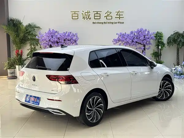 Volkswagen Golf 2023