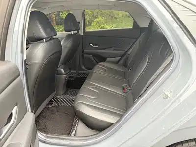 Hyundai Elantra 2022