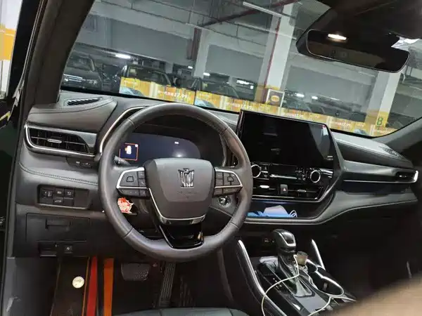 Toyota Crown Kluger 2024