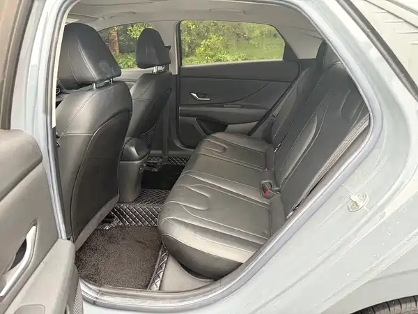 Hyundai Elantra 2022