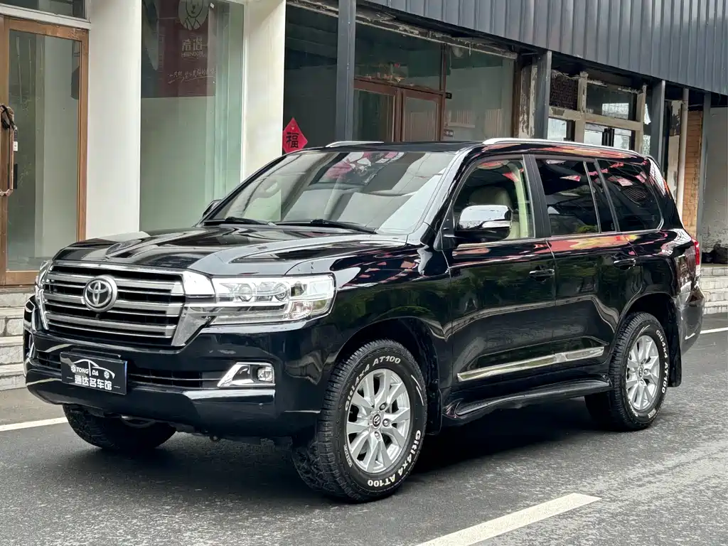 Toyota Land Cruiser 2020 — фото 1
