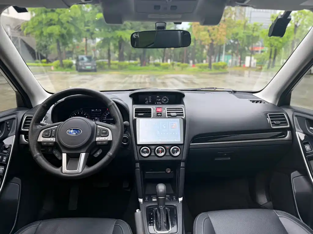 Subaru Forester 2018 — фото 9