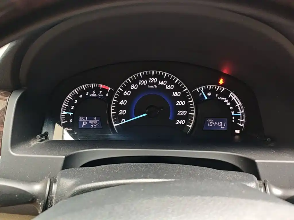 Toyota Camry 2015 — фото 12