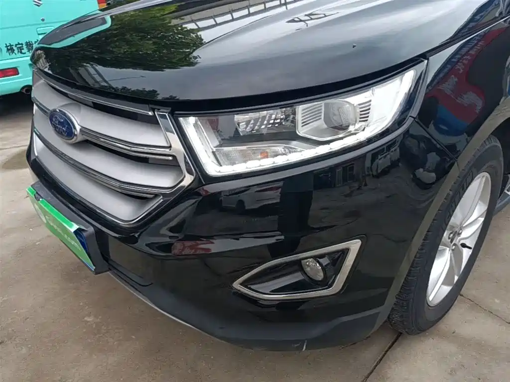 Ford Edge 2018 — фото 24