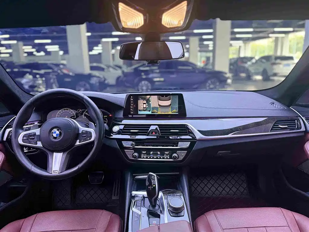 BMW 5 Series 2019 — фото 13