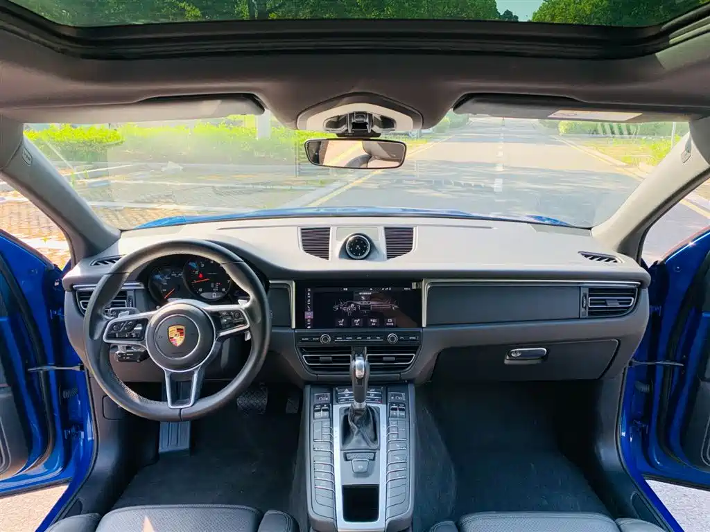 Porsche Macan 2021 — фото 12