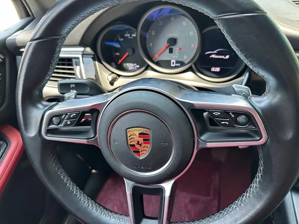 Porsche Macan 2017 — фото 21