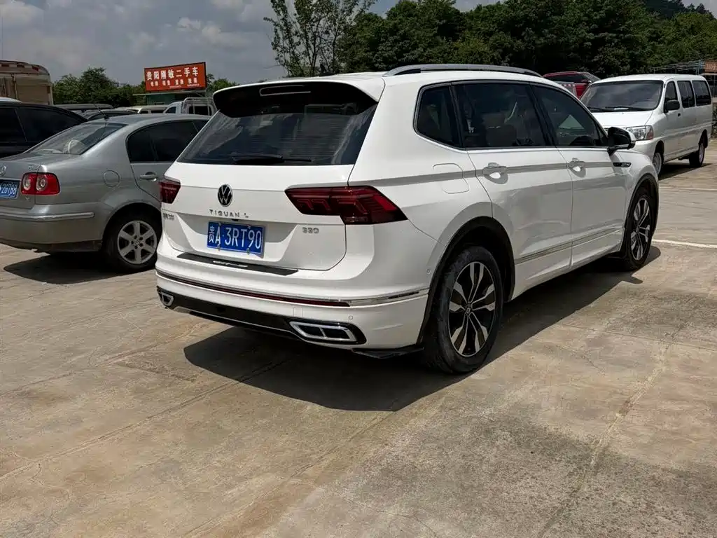 Volkswagen Tiguan L 2021 — фото 9