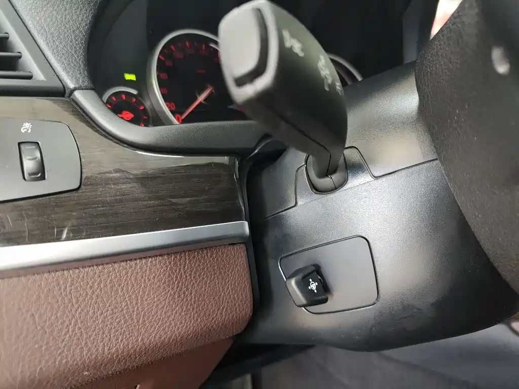 BMW 5 Series 2015 — фото 13