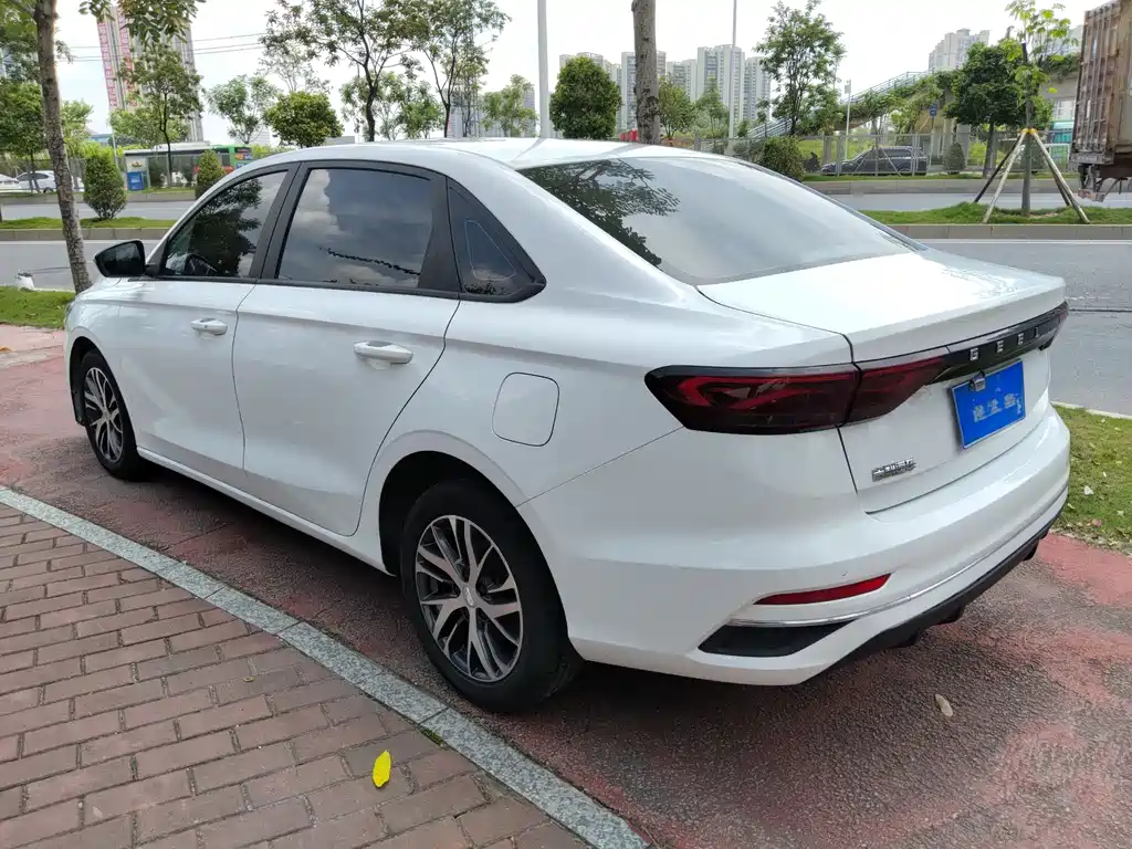 Geely Emgrand 2023