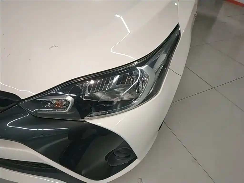 Toyota Yaris L 2018 — фото 24