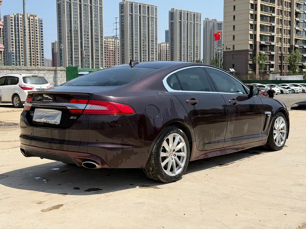 Jaguar XF 2014 — фото 4
