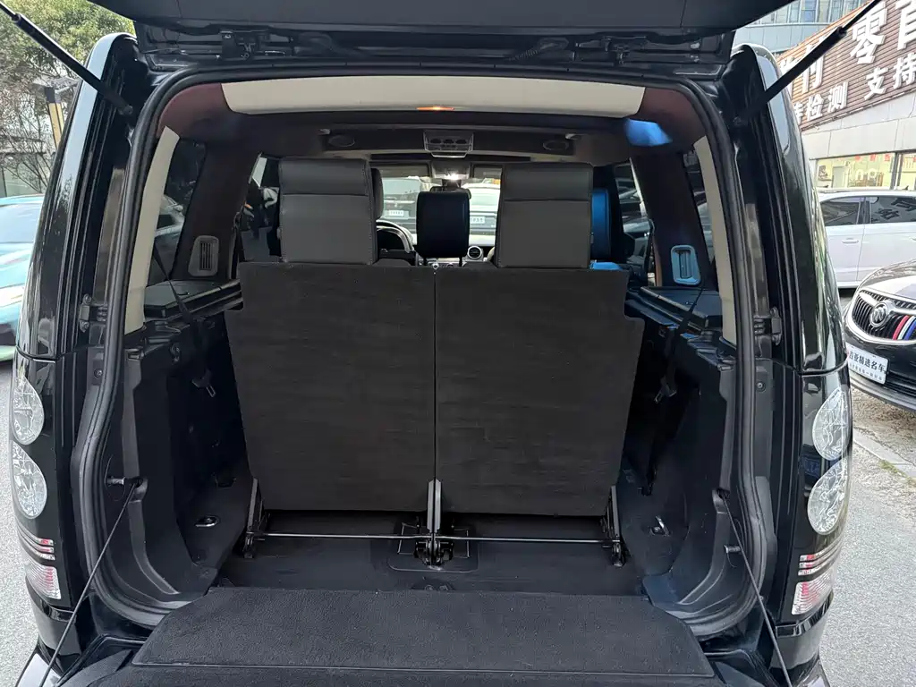 Land Rover Discovery 2013 — фото 10
