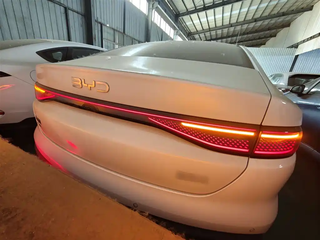 BYD Seal 05 DM-i 2026 — фото 6