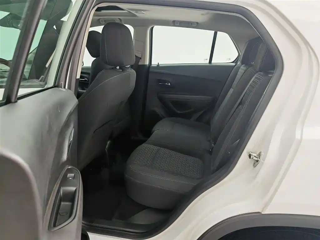 Chevrolet Trax 2016 — фото 15