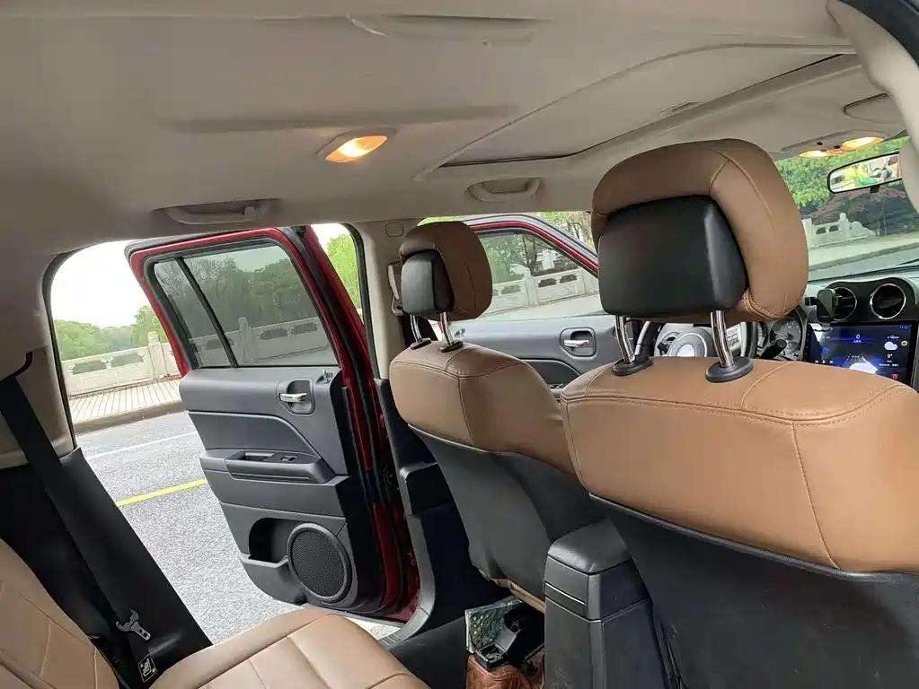 Jeep Patriot 2014 — фото 21