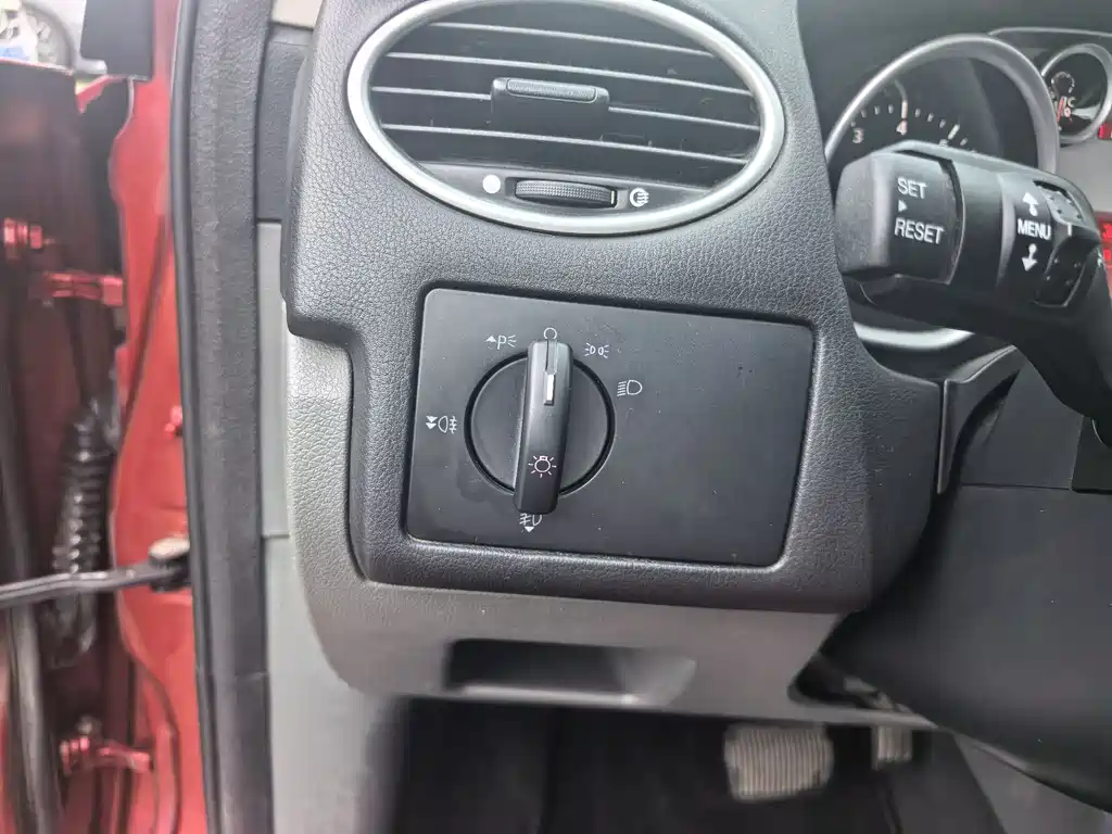 Ford Focus 2013 — фото 13