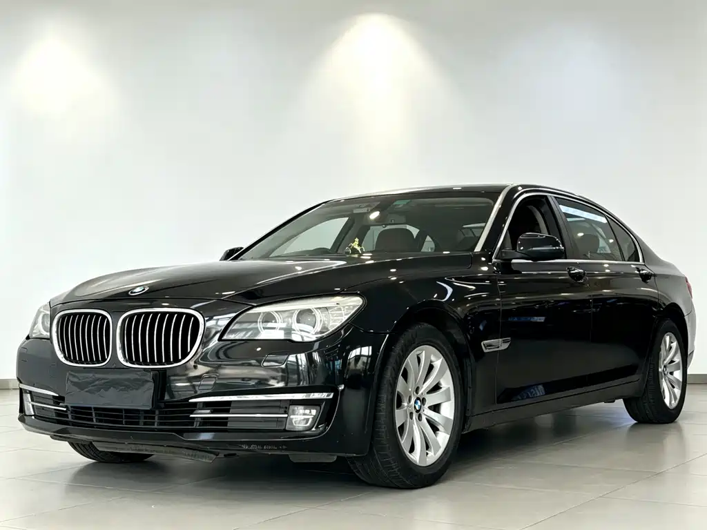BMW 7 Series 2013 — фото 2