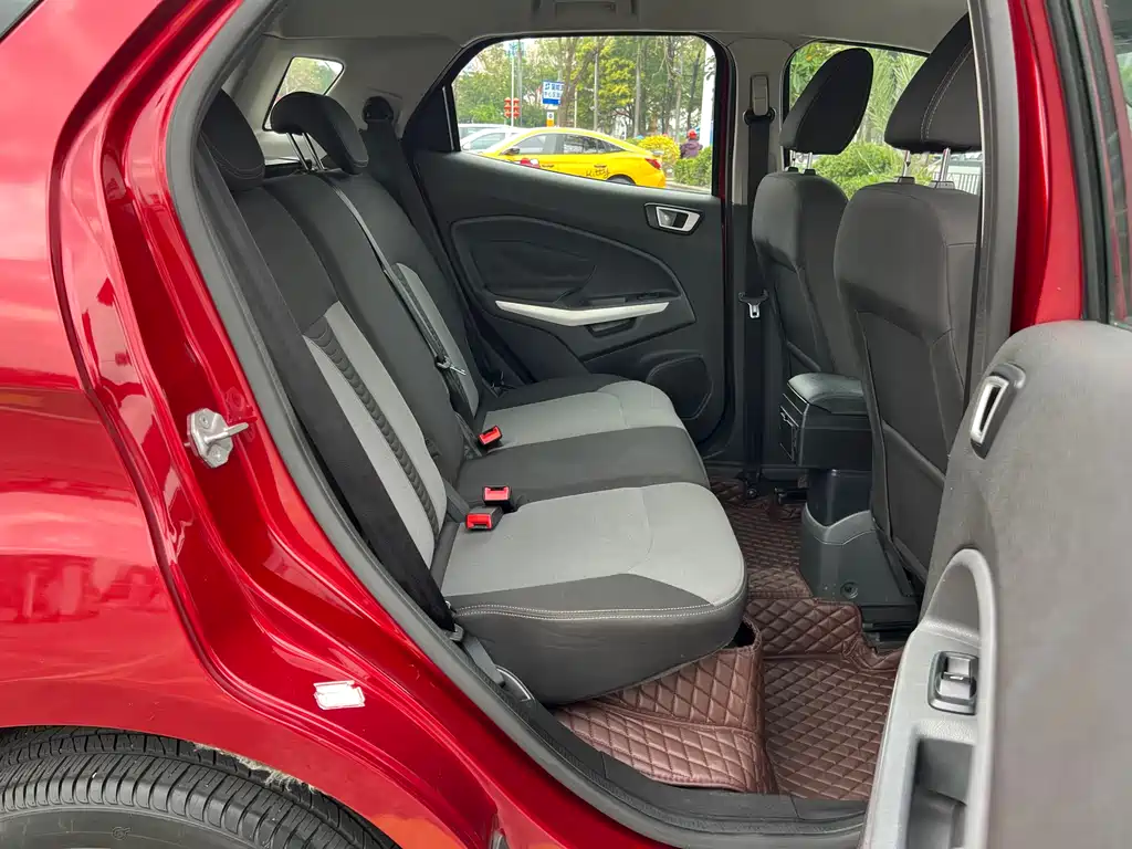 Ford Ecosport 2013 — фото 17