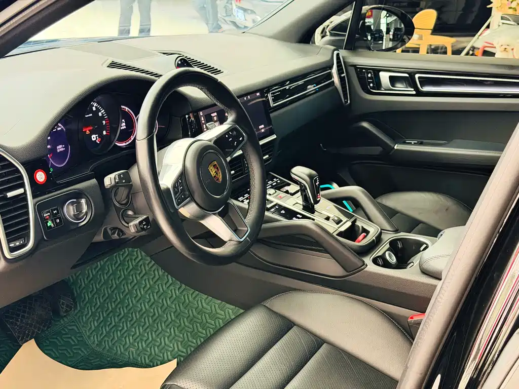 Porsche Cayenne 2022