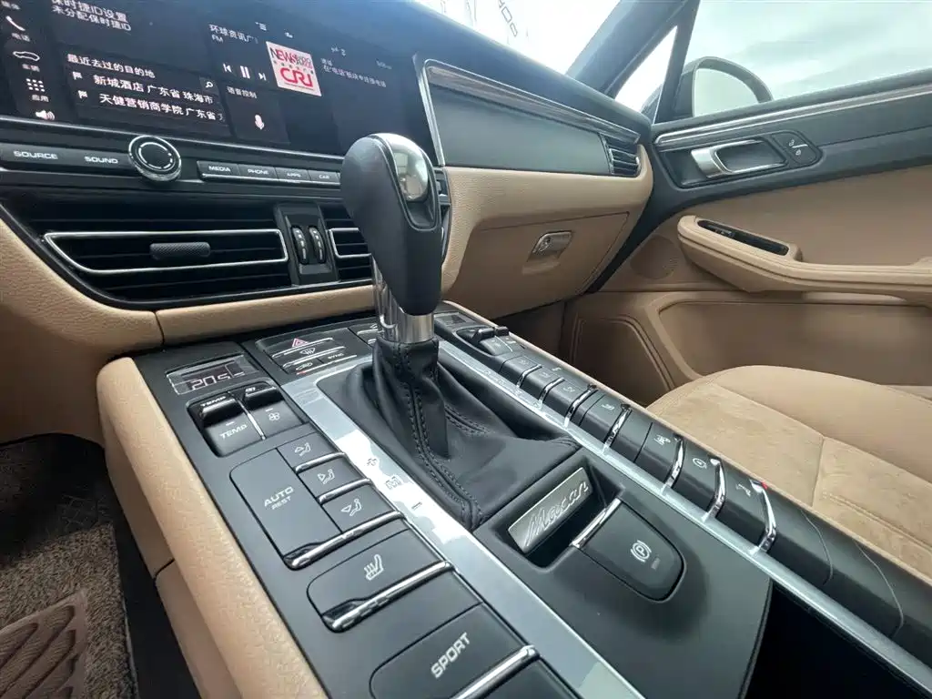 Porsche Macan 2021 — фото 23