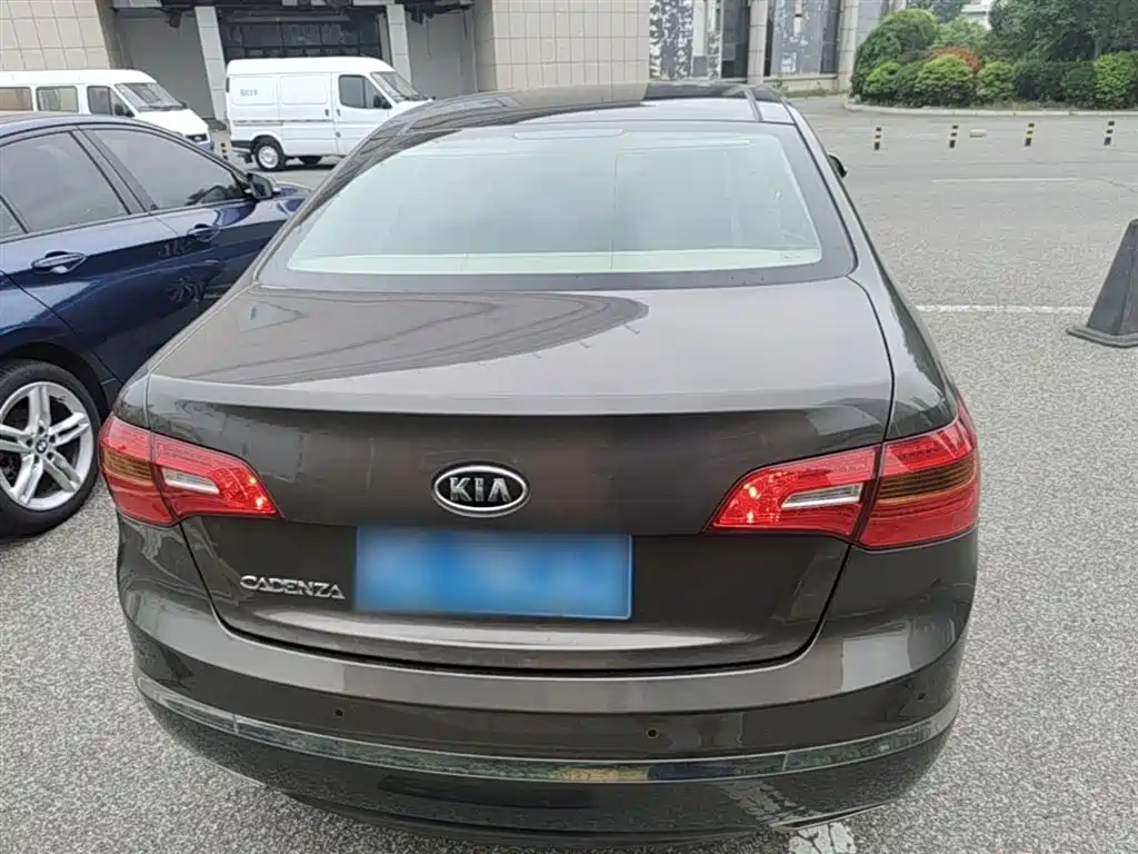 Kia Cadenza 2016 — фото 6