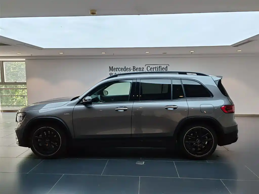 Mercedes-Benz GLB AMG 2025 — фото 7