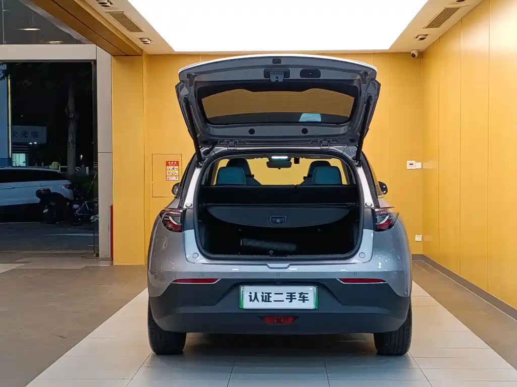 Geely Galaxy Starwish 2025 — фото 27