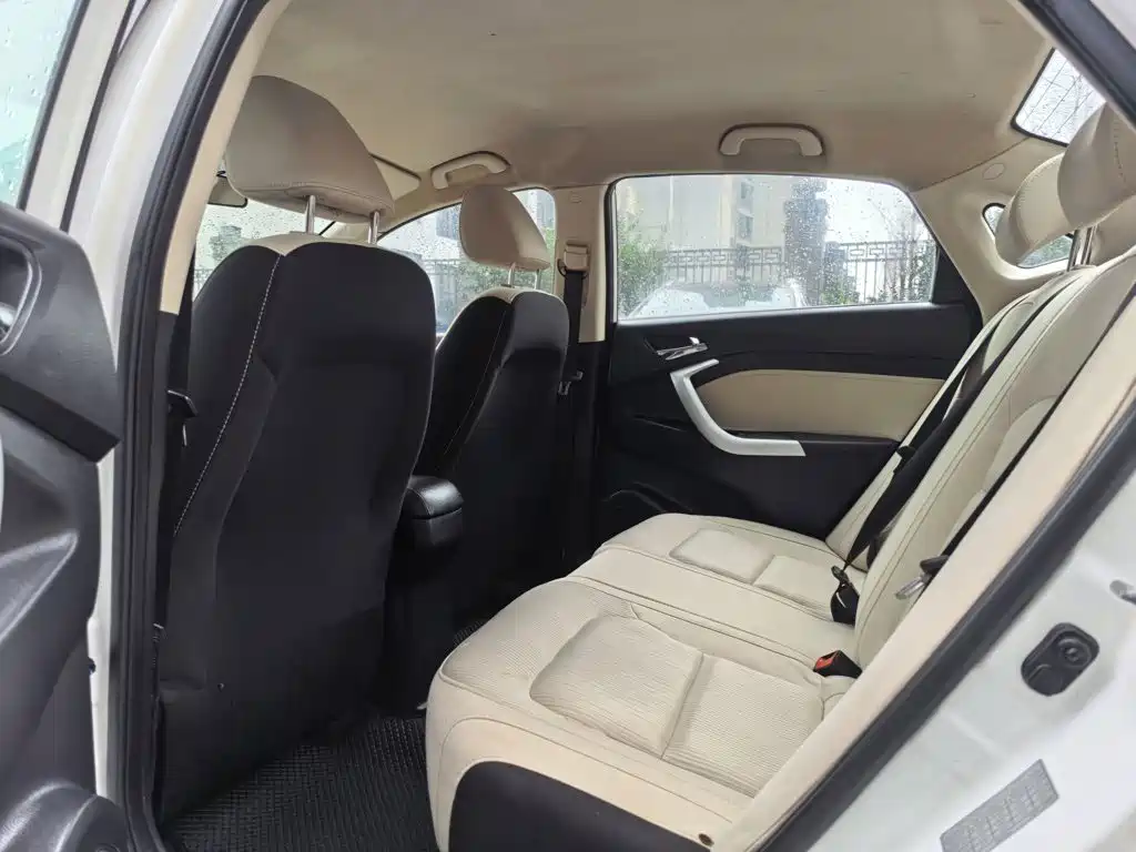 Changan V7 2015 — фото 19