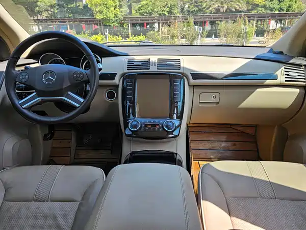 Mercedes-Benz R-Class 2015