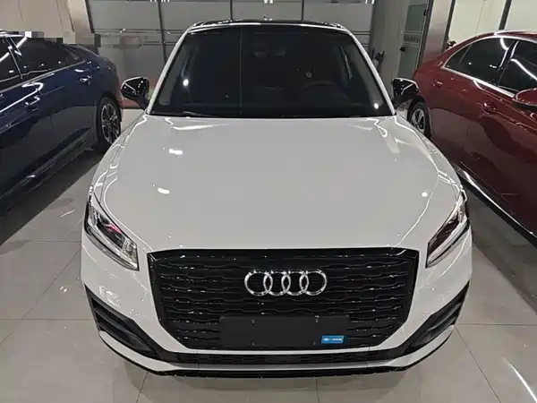Audi Q2L 2020