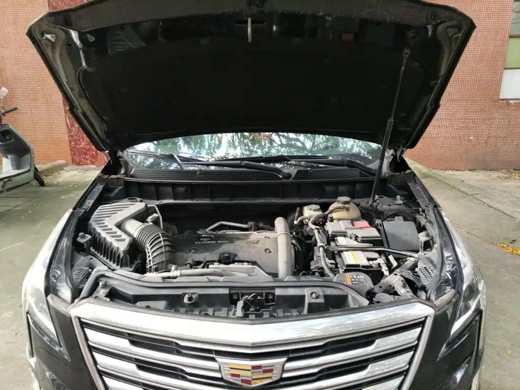 Cadillac XT5 2016 — фото 21