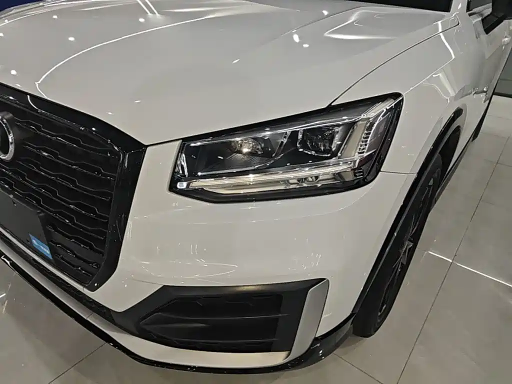 Audi Q2L 2020 — фото 24