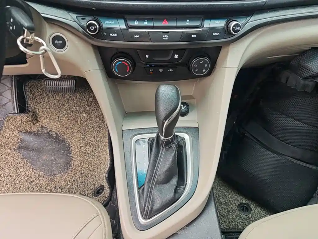 Buick Excelle 2017 — фото 14