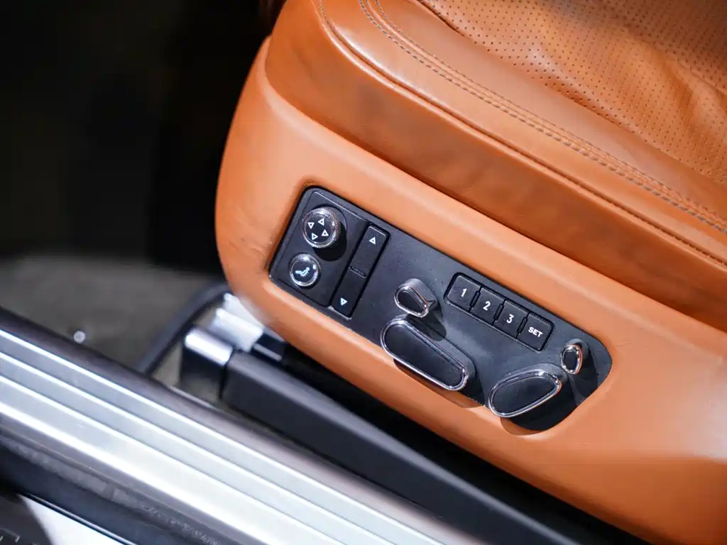 Bentley Flying Spur 2014 — фото 26